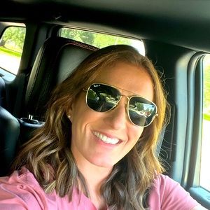 Meet your Posher, Jeannine